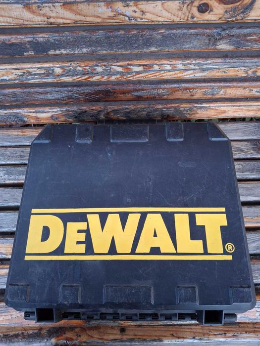 Шуруповерт шурупокрут DeWalt