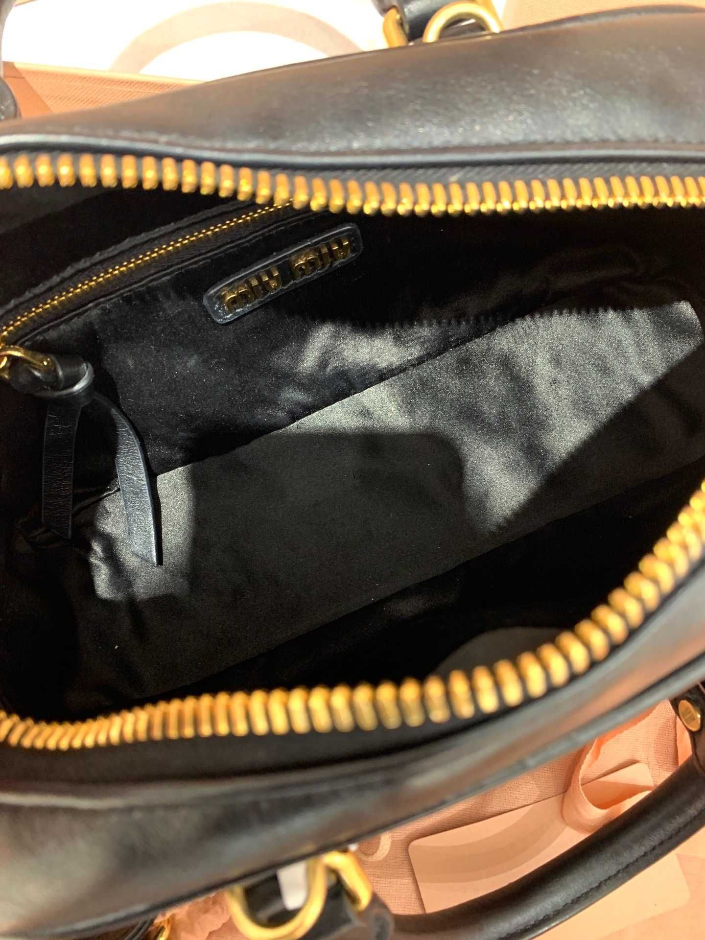 MiuMiu Torba Na Laptopa Czarna Na Ramię Biurkowa