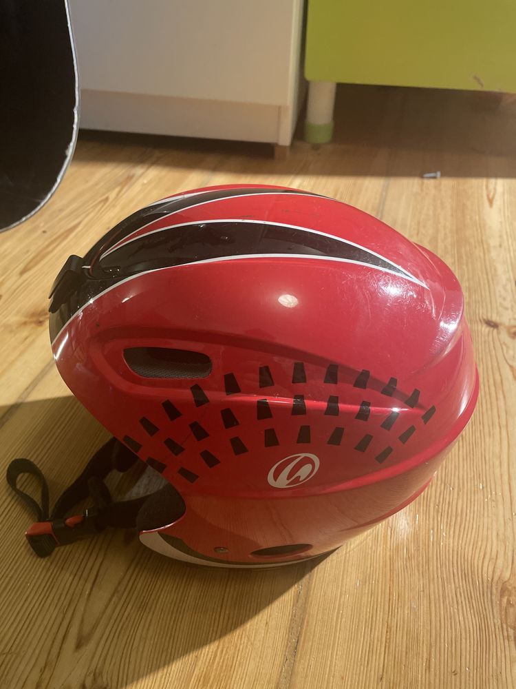 Narciarski kask dla dziecka rozmiar 56 cm