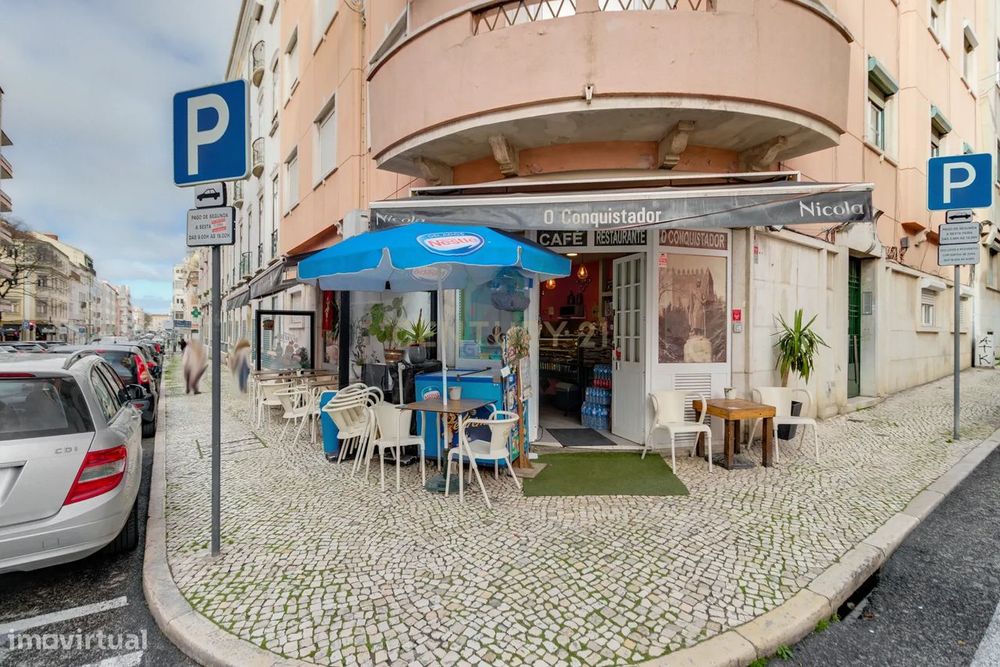 Loja no Centro de Campo de Ourique com rendimento