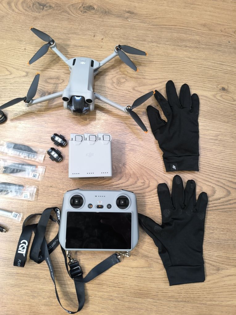 Dron  Dji Mini 3 Pro RC  Fly More Combo + dodatki