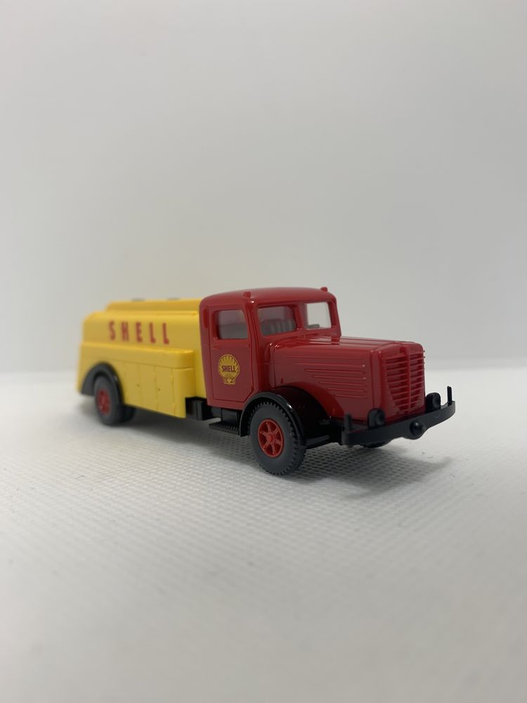 Miniatura H0 1/87 Camião Cisterna Shell Wiking