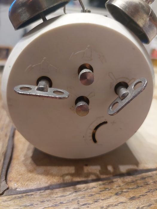 Budzik mechaniczny Sevani