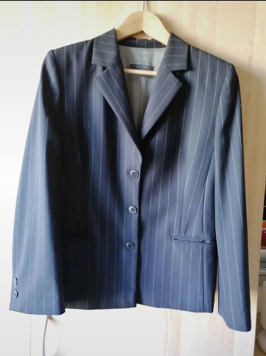 Blazer preto às riscas