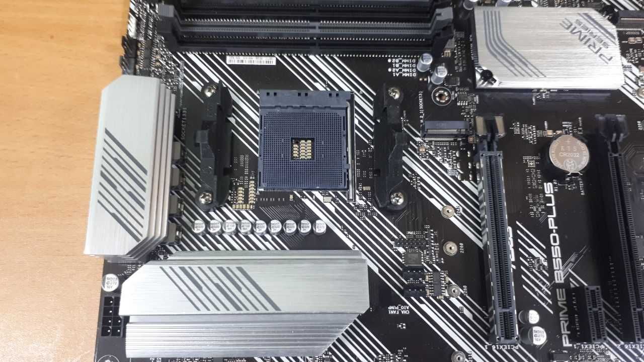 Материнська плата Asus Prime B550 Plus