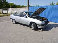 Opel Kadett седан 1,8 газ/бензин на запчасти