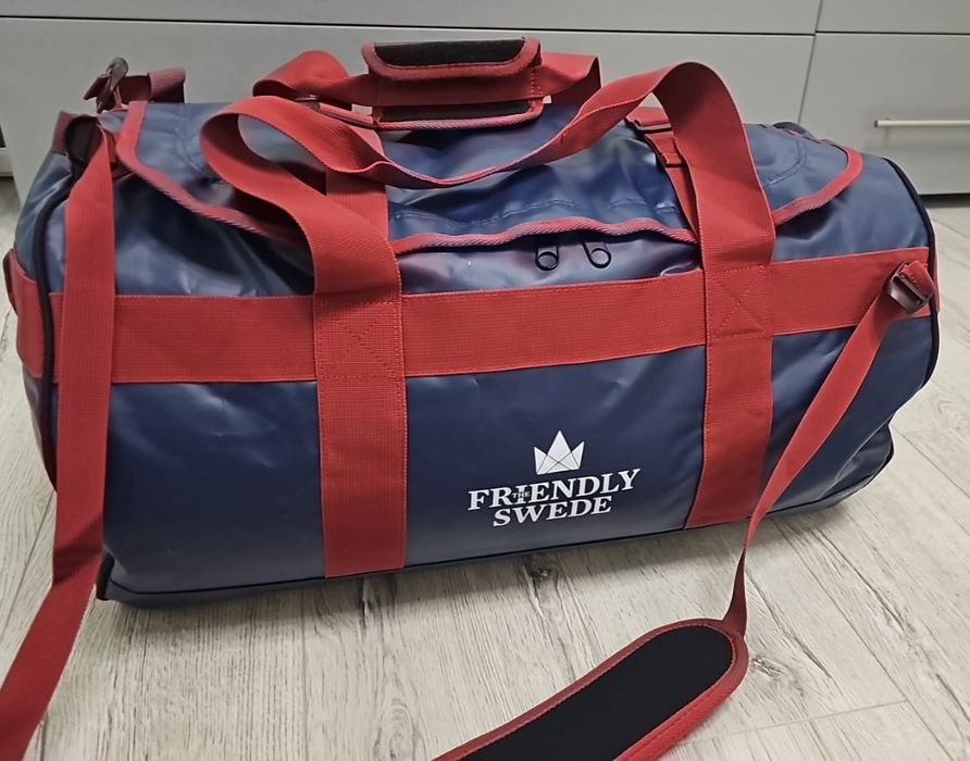 Сумка дорожня, валіза спортивна.