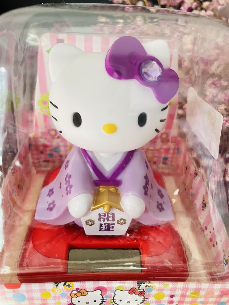 Zasilana energią słoneczną figurka Hello Kitty