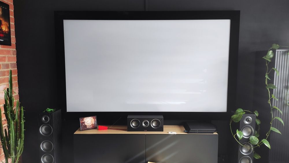 Ekran projekcyjny RAMOWY Kraftmann 92" OŚWIETLENIE GRATIS