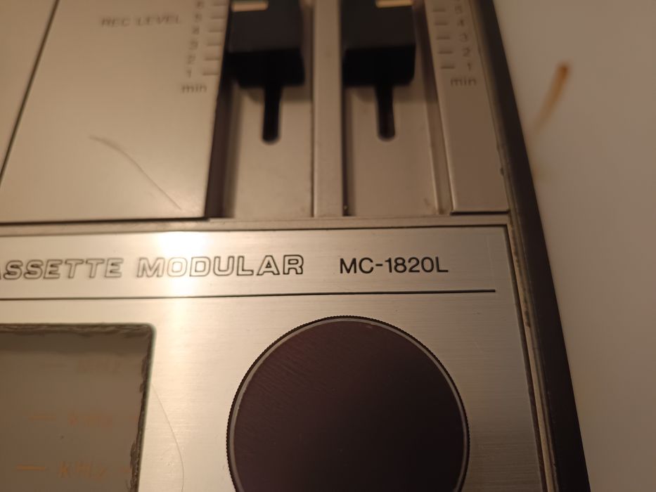 Sistema som vintage JVC rádio cassete e gira discos