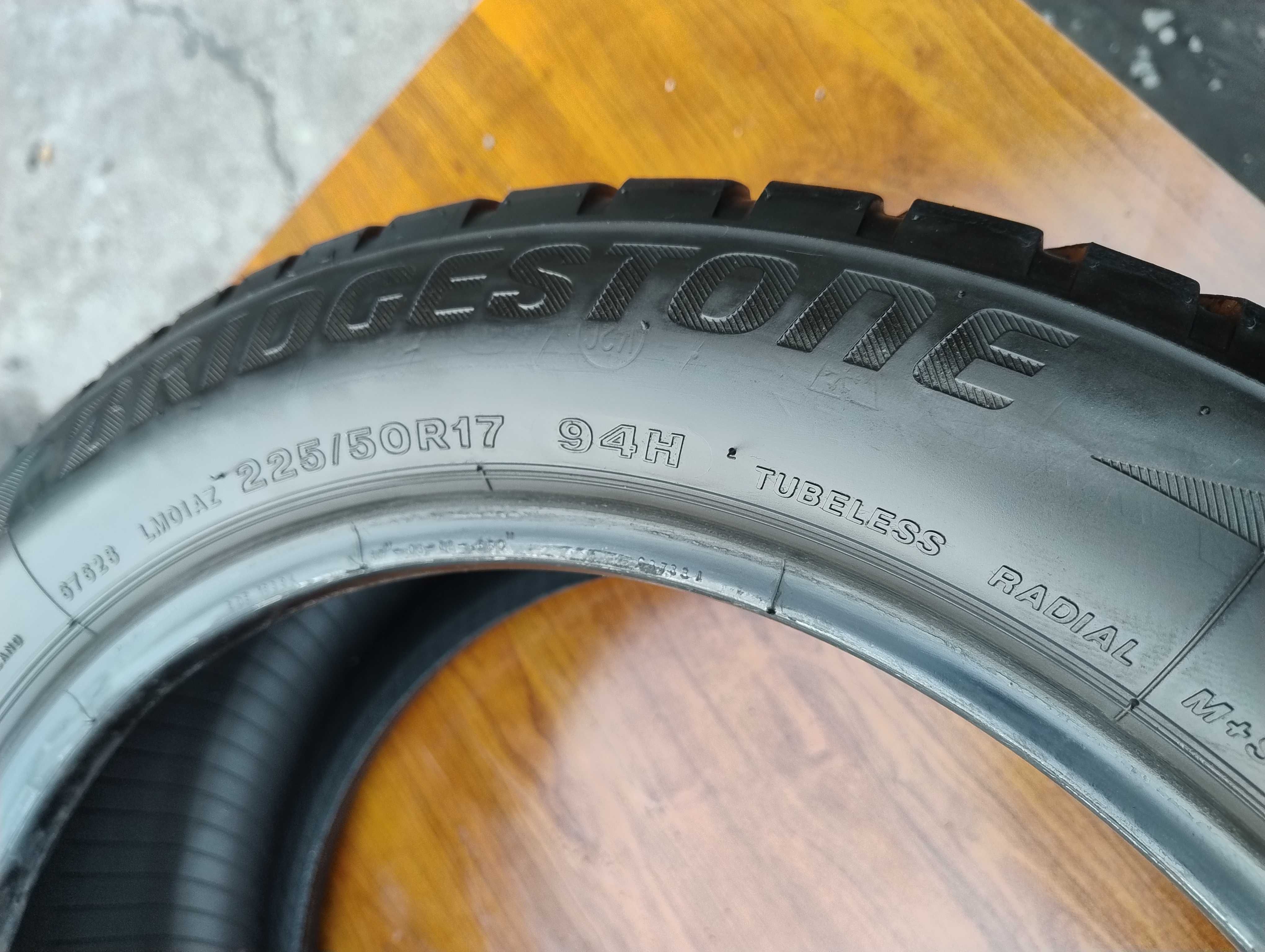 Bridgestone 225/50/17 RSC 16r (sztuka)