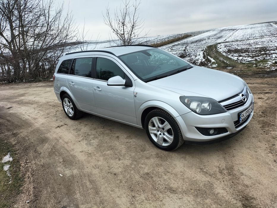 Продам автомобіль Опель Астра Н