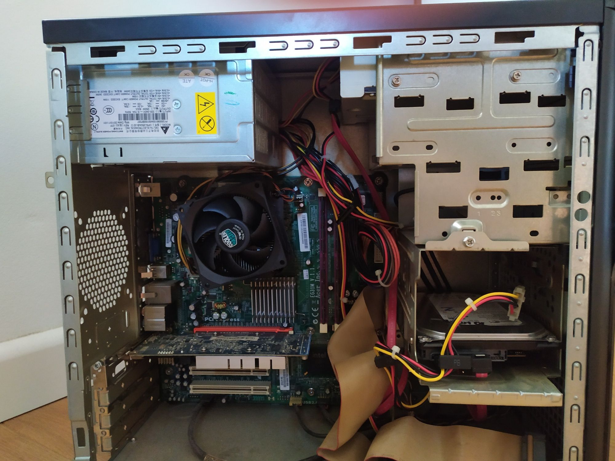 Komputer PC 4GB RAM 512GB HDD + GPU