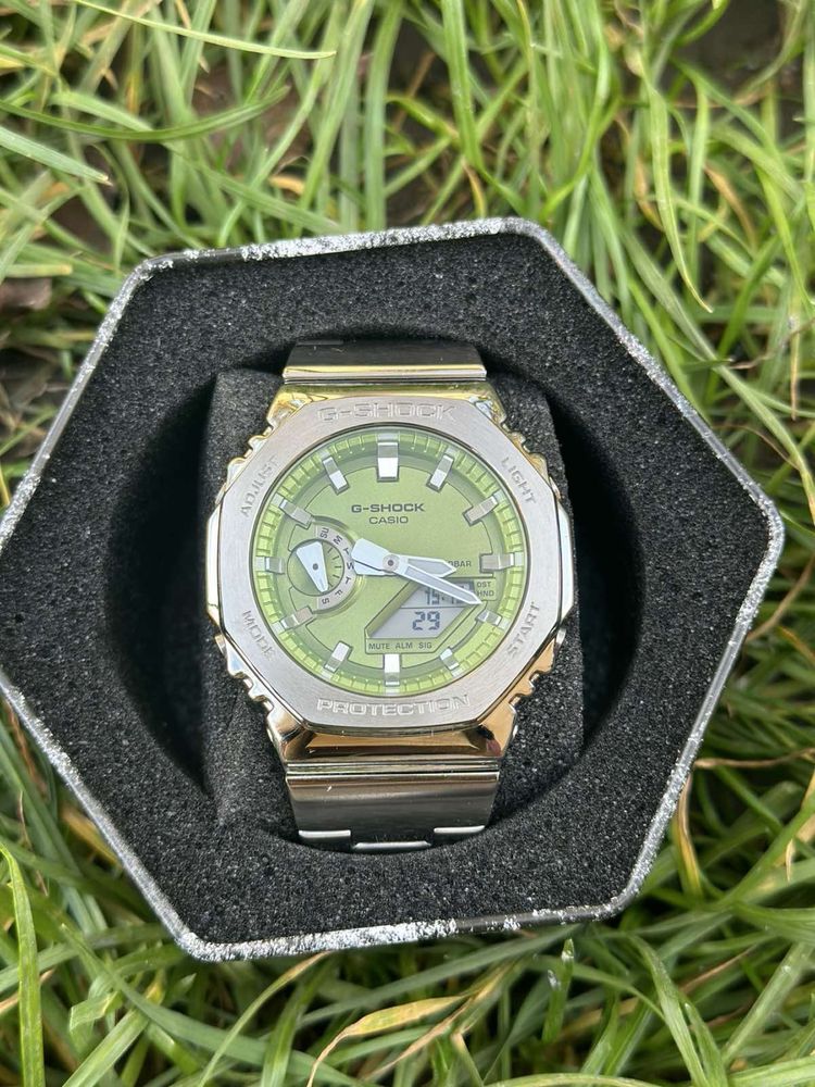 Casio G-SHOCK GM-2110D