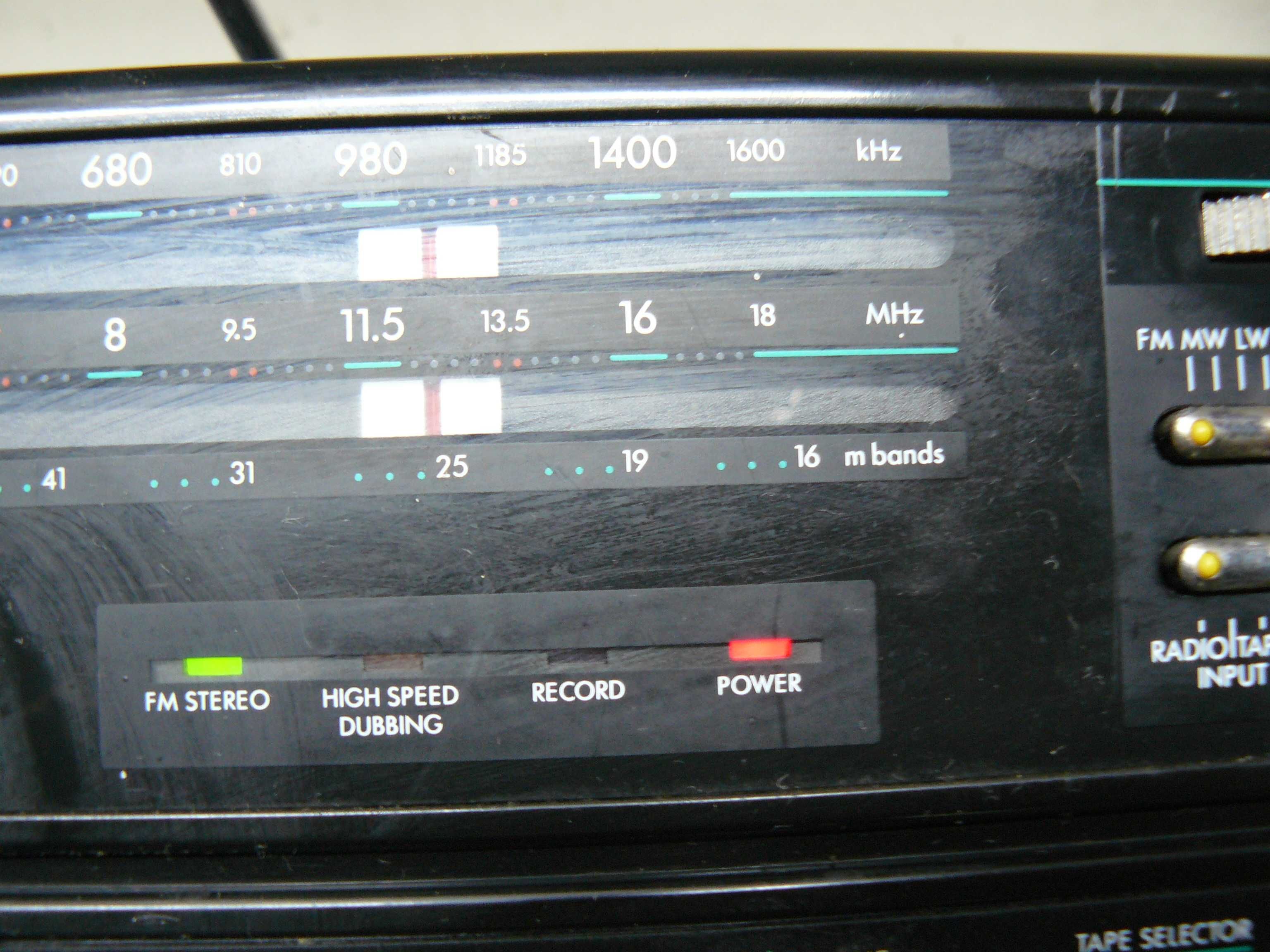 Radiomagnetofon Philips z CD i kolumnami kompletny