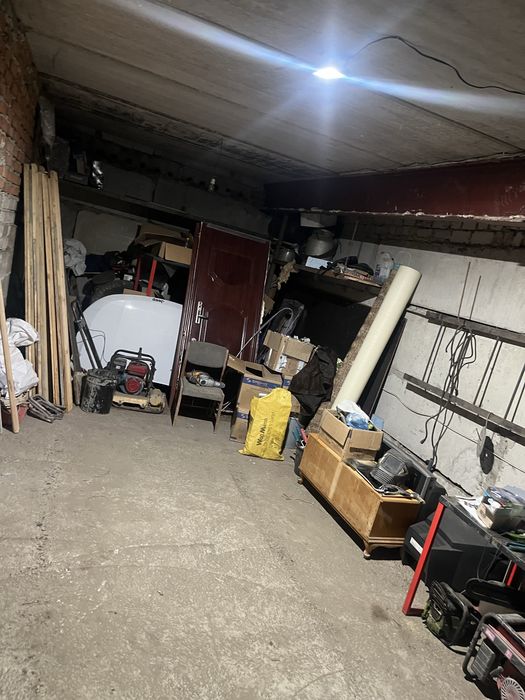 Продам гараж на Владислава Зубенка