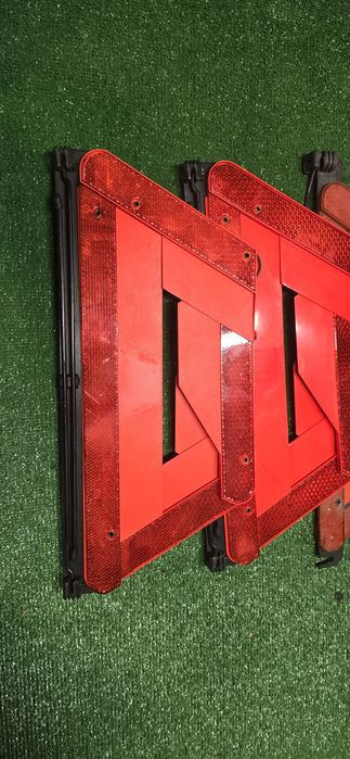 Аварійний знак ауді ауди