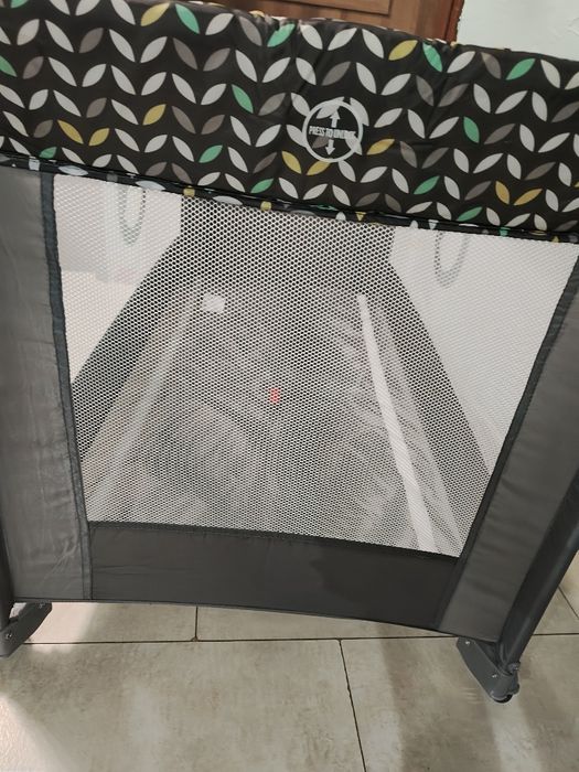 Łóżeczko turystyczne z dodatkowym materacem