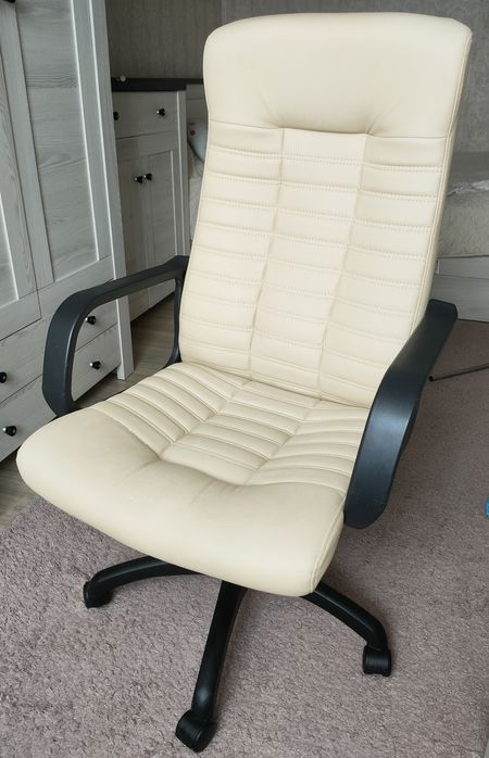 Комп'ютерне крісло