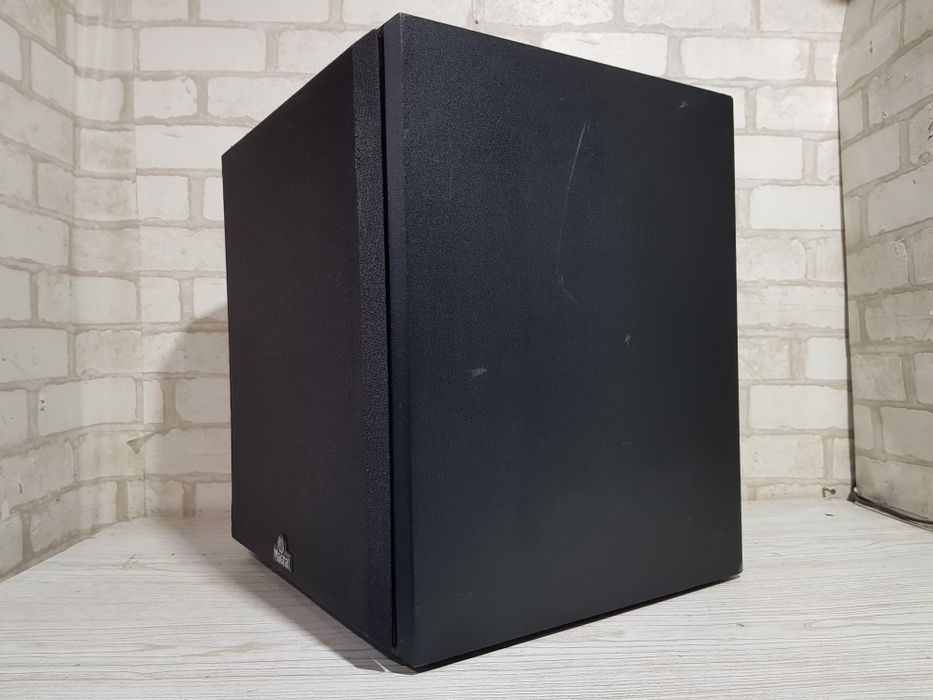 Активний сабвуфер MAGNAT MOTION SUB 25A, потужність 65 Вт, б/у