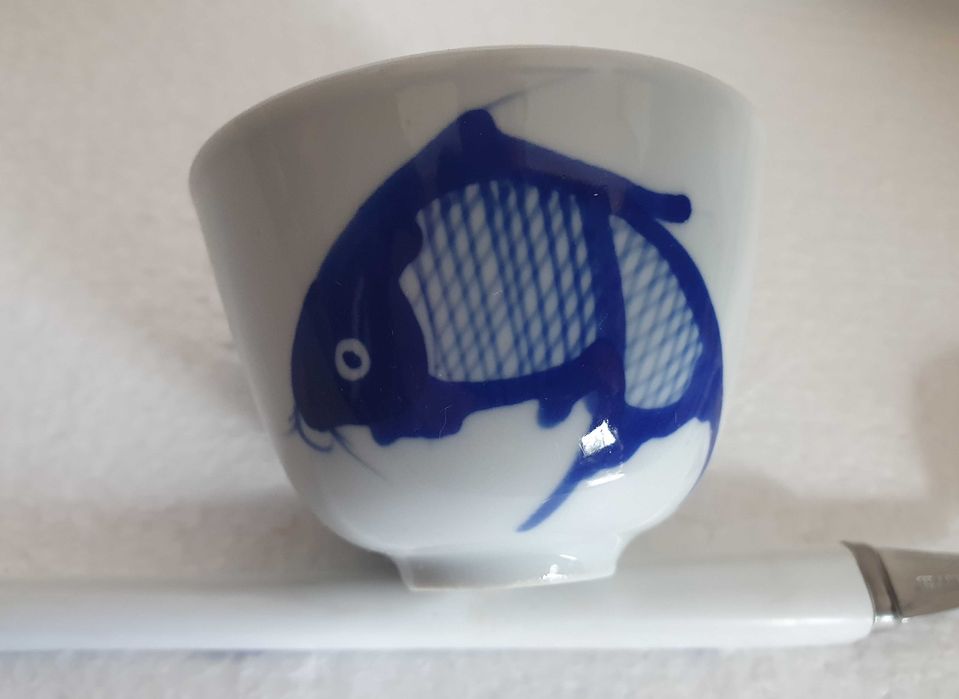 Serviço de 6 Peças: Prato, Taça e 4 Talheres antigos - China