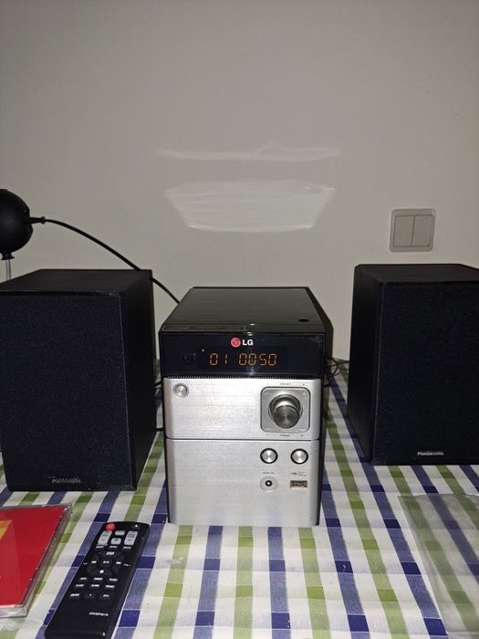 Micro sistema hifi da lg com rádio, cd, leitor de pen,
