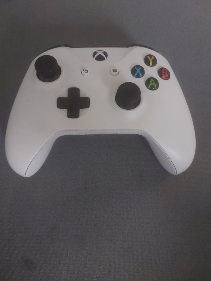 OPIS Pad od xboxa s - bluetooth