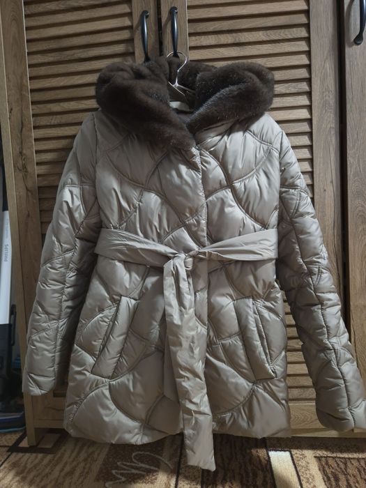 Продам  жіночу куртку 42-44р