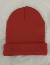 Жіноча червона шапка (reserved)