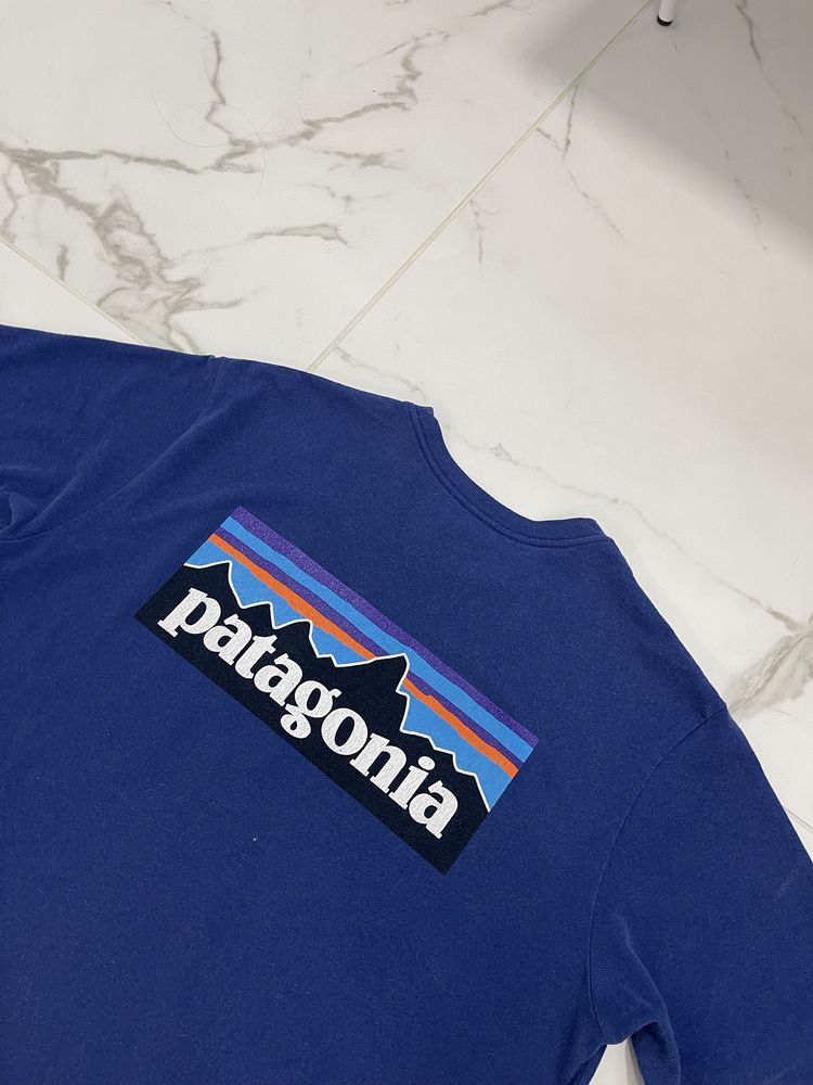 Футболка Patagonia с большим логотипом