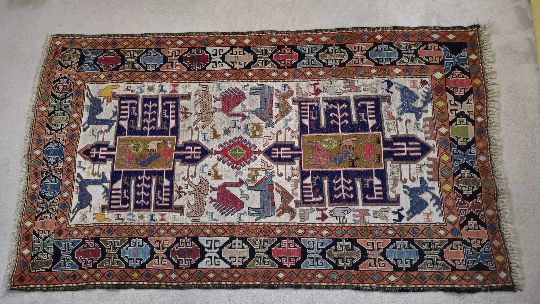 Tapete persa em seda Sumak 184x110