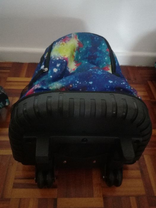 Mochilas com trolley Novas