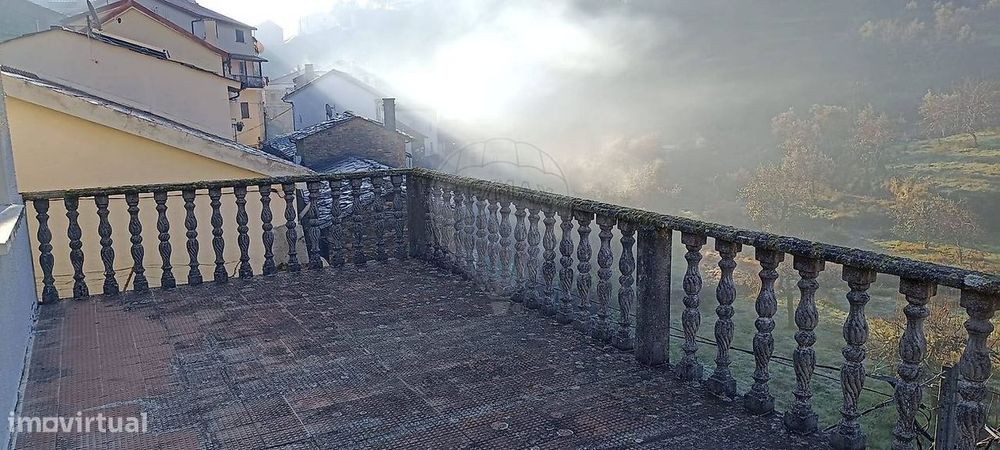 Moradia T5 para venda