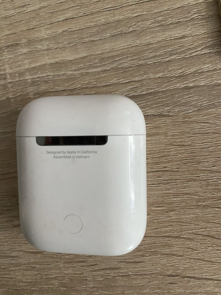 sluchawka airpods z pudelkiem