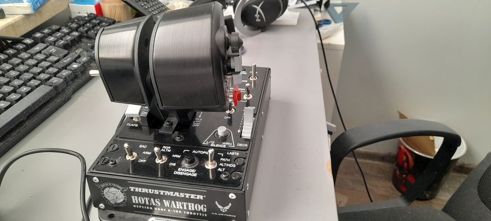 Praktycznie nowa pzrepustnica thrustmaster warthog