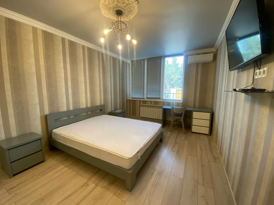 Здам квартиру в ЖК на Прорізній з терасою!