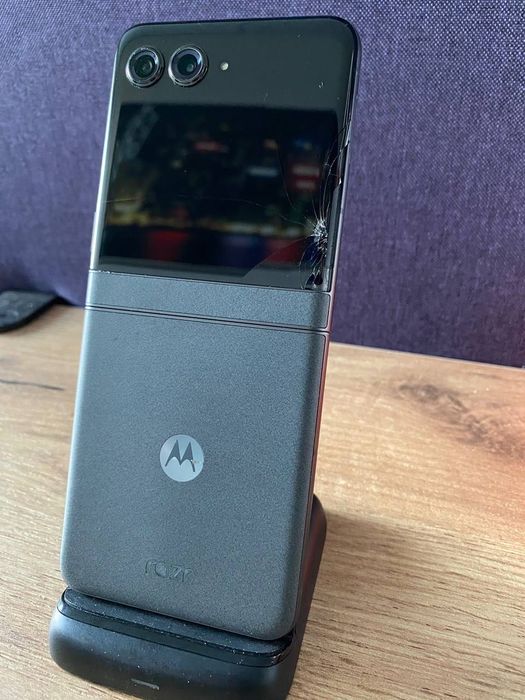УЦІНКА Motorola Razr 2024 256GB | Частинами 0% | Неверлок (0897)