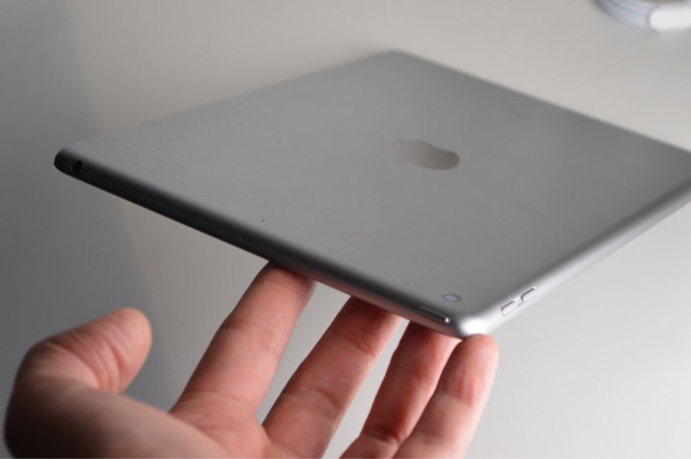 Планшети б/у Apple iPad 6 32/128Gb Wifi/LTE Оригінал Гарантія