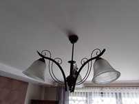 Lampa w dobrym stanie do salonu, pokoju