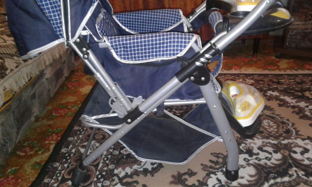 Коляска прогулочная срочно