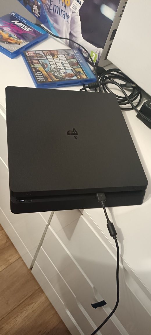 PlayStation 4 1TB Slim