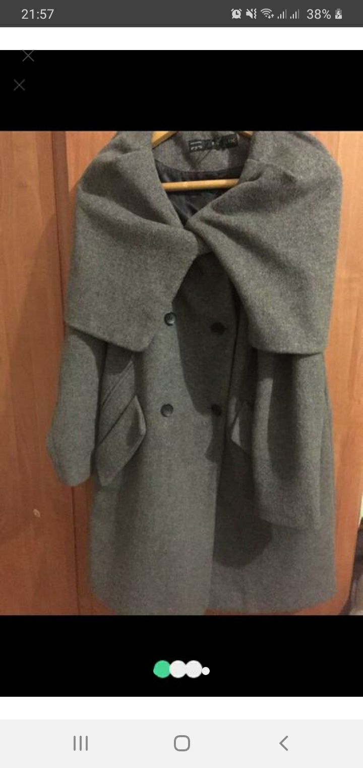 Пальто з великим капішоном