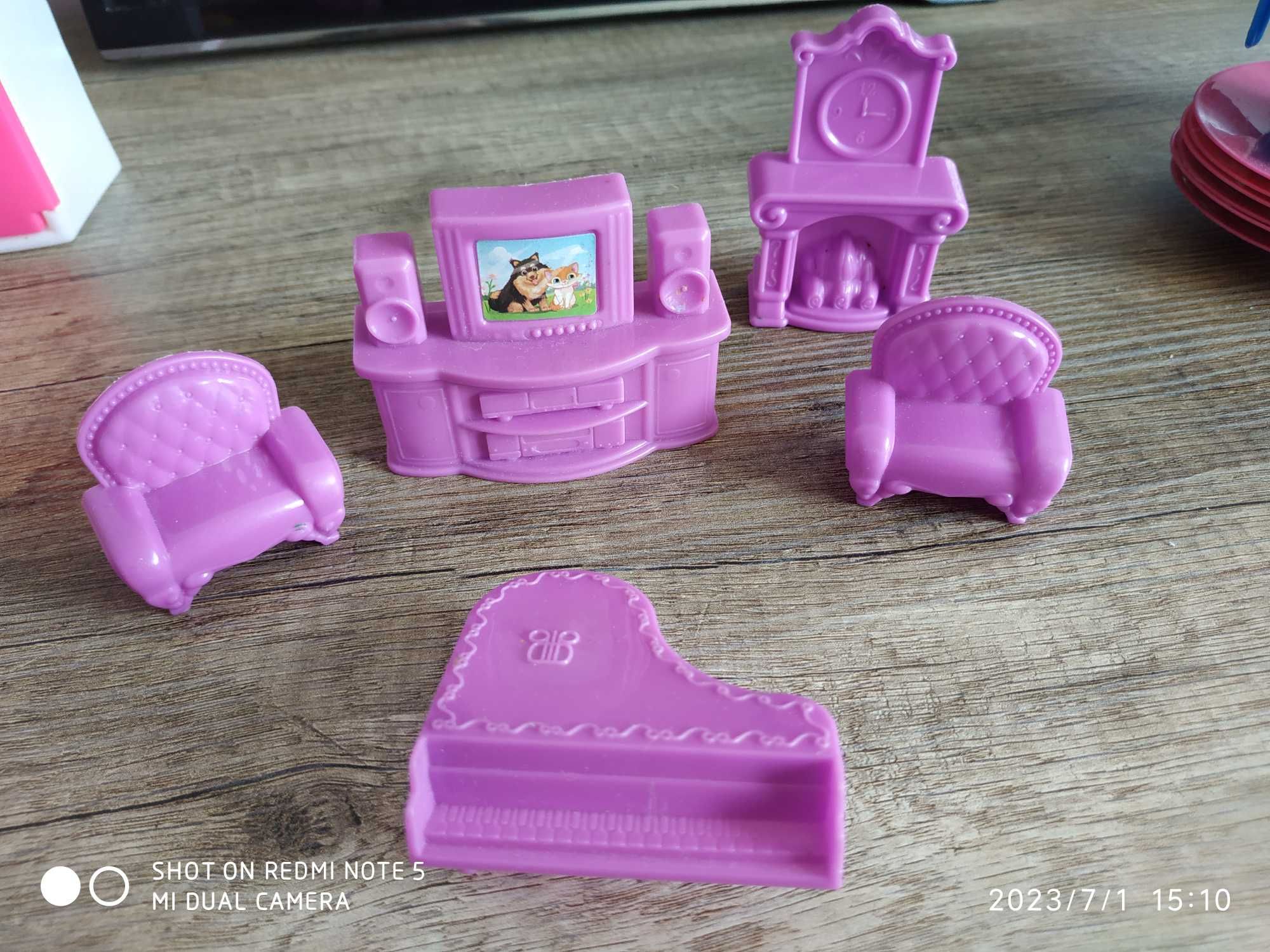 Комплекти іграшкових меблів