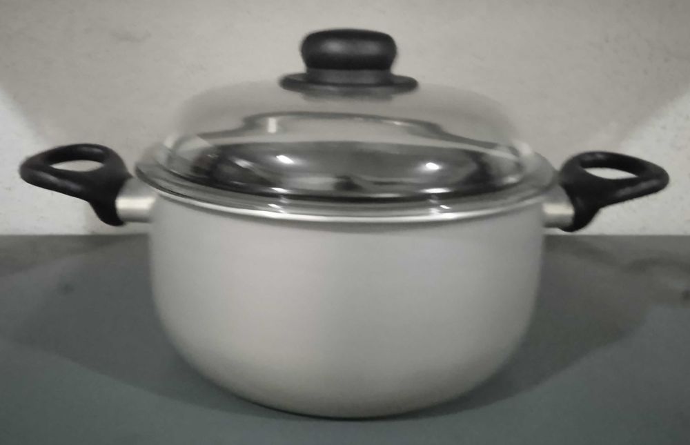 Frigideira e Panela material anti-aderente