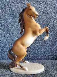 Керамічна статуетка коня