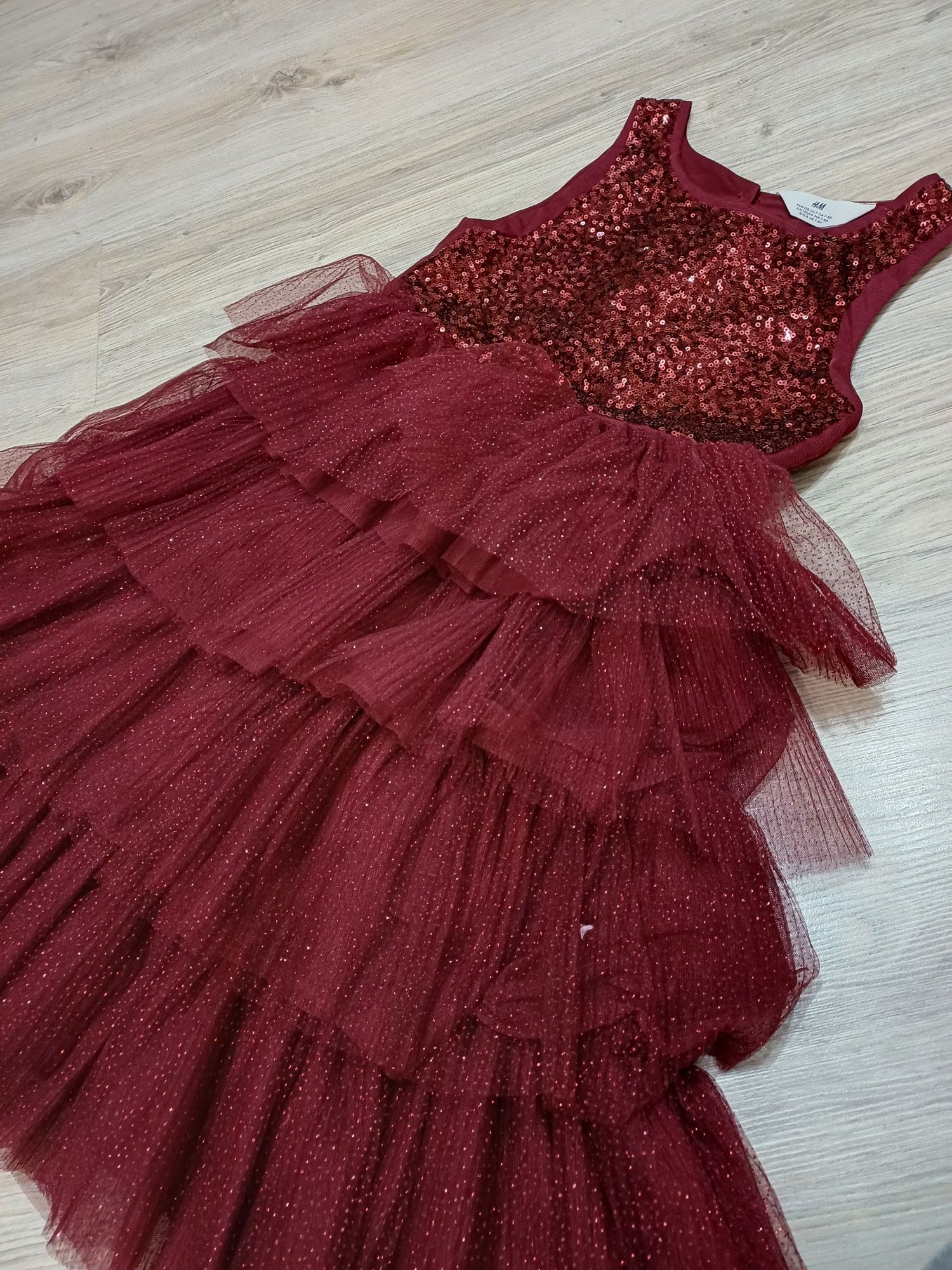 Sukienka bordowa H&M r.128 cekinowa, tiulowa