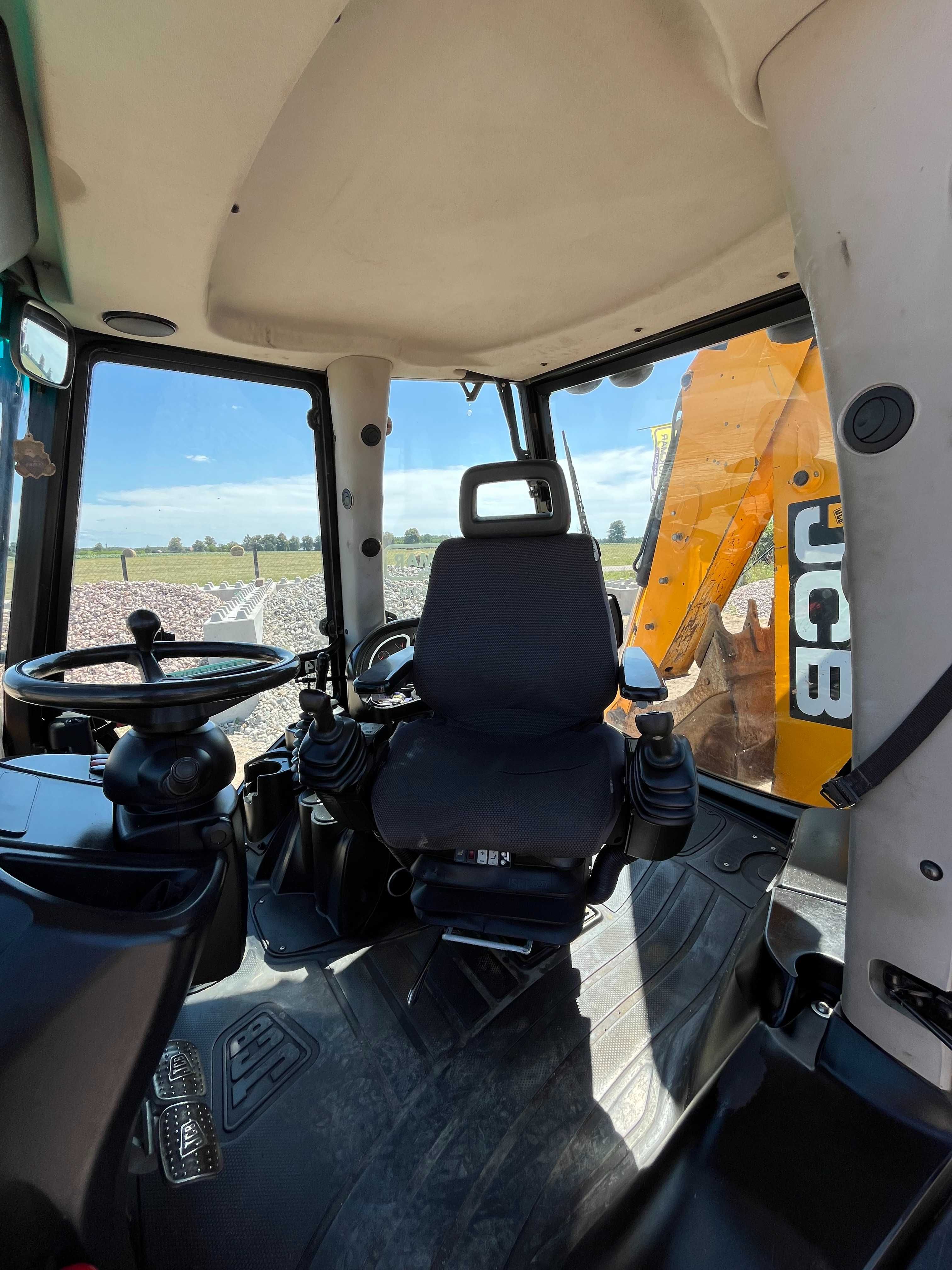 Sprzedam koparko-ładowarkę JCB 3CX – 2018 rok