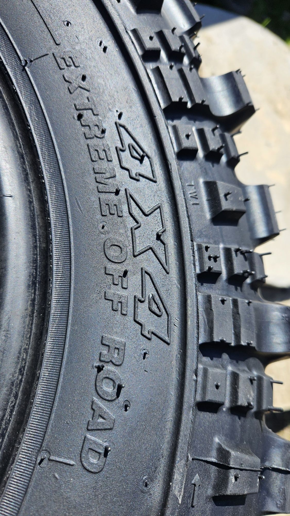 235/70R15 Simex Trekker gatII terenowe