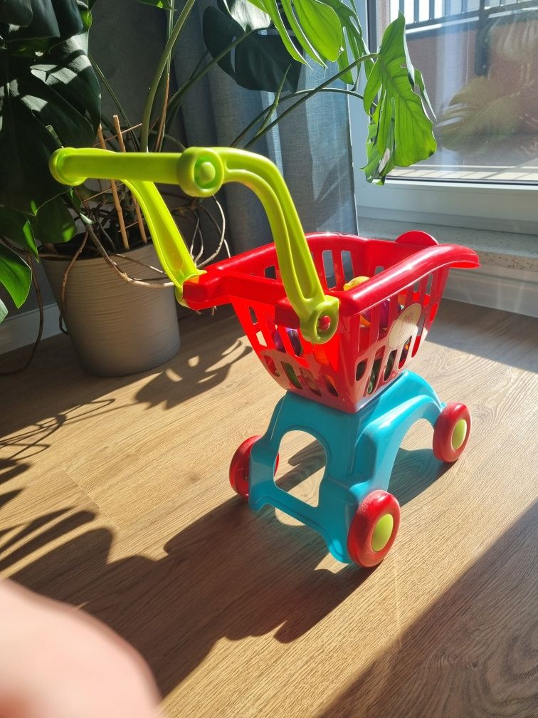 Zabawka wózek sklepowy z warzywami i owocami
