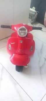 Jeździk dla dzieci Motor na akmulator Vespa Czerwony, do 25 kg